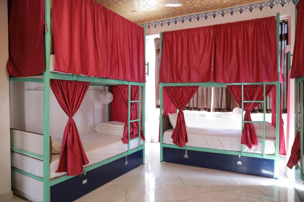 אודייפור Hostel Funky Bunky מראה חיצוני תמונה