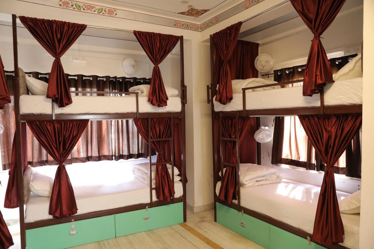 אודייפור Hostel Funky Bunky מראה חיצוני תמונה