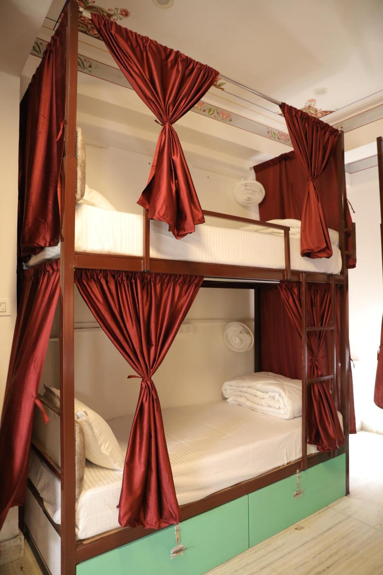 אודייפור Hostel Funky Bunky מראה חיצוני תמונה