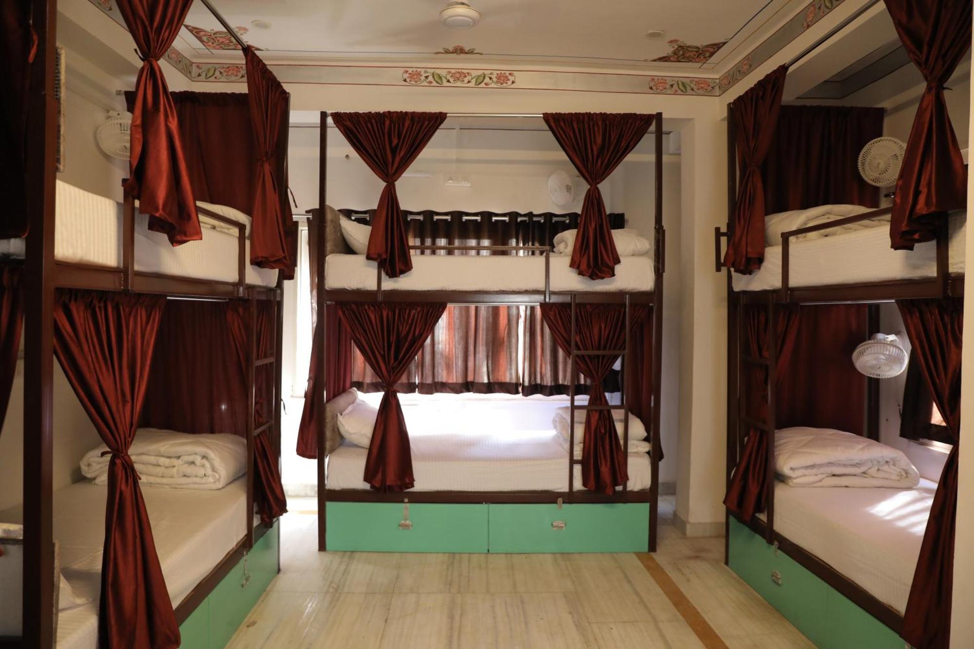 אודייפור Hostel Funky Bunky מראה חיצוני תמונה