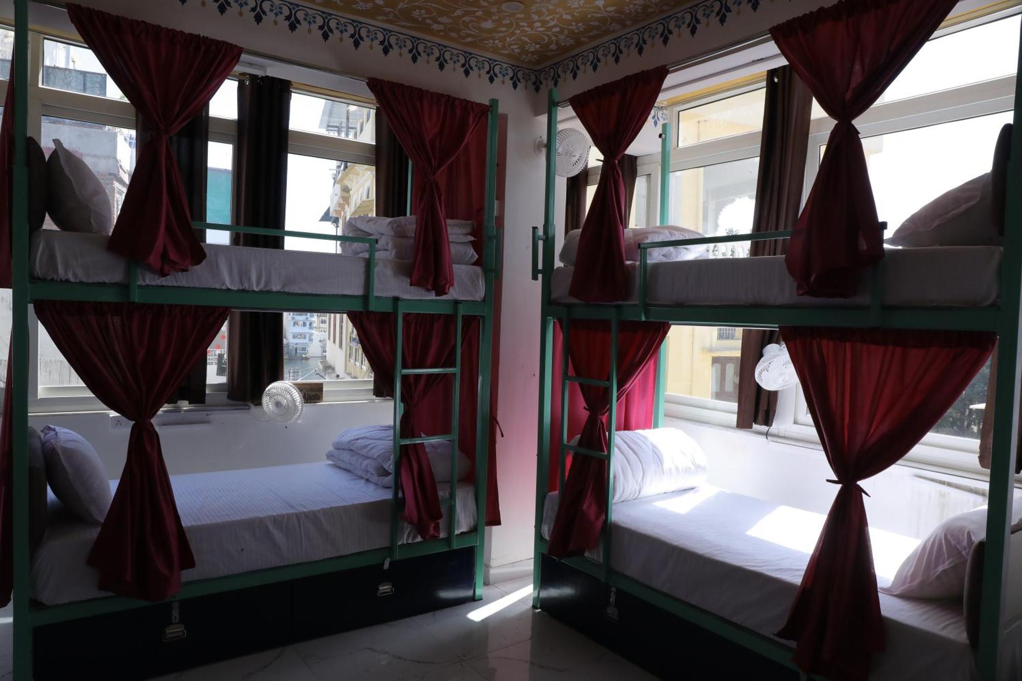 אודייפור Hostel Funky Bunky מראה חיצוני תמונה