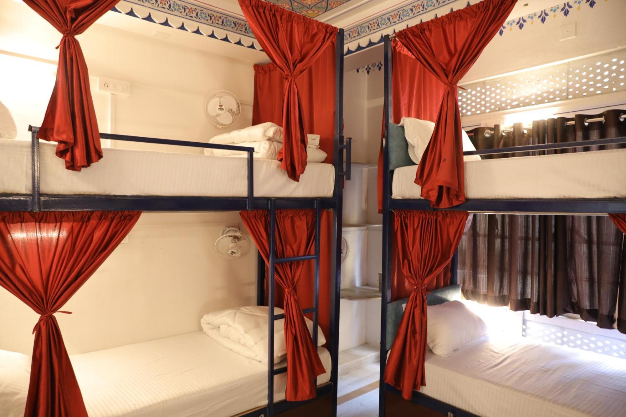 אודייפור Hostel Funky Bunky מראה חיצוני תמונה