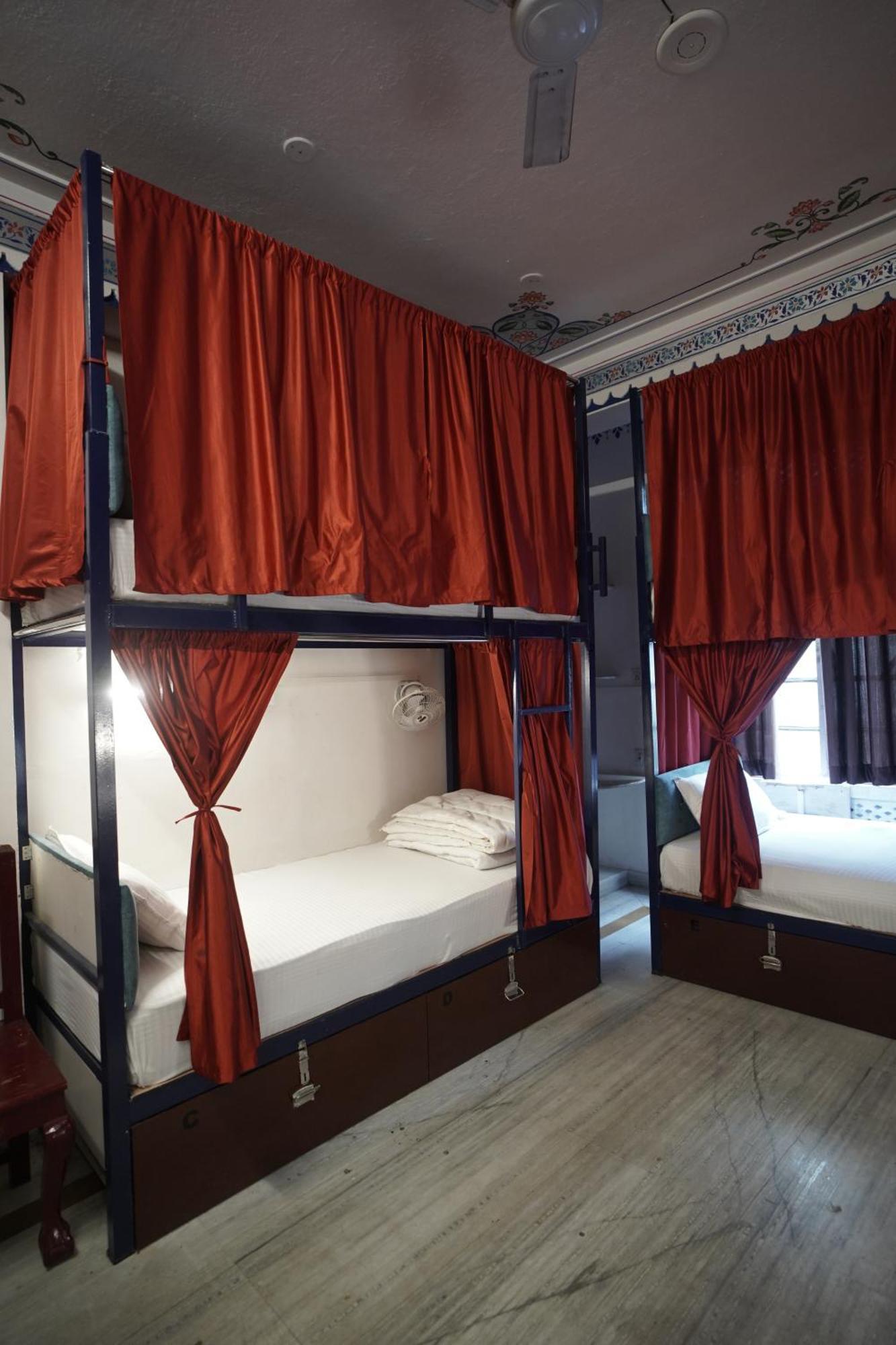 אודייפור Hostel Funky Bunky מראה חיצוני תמונה