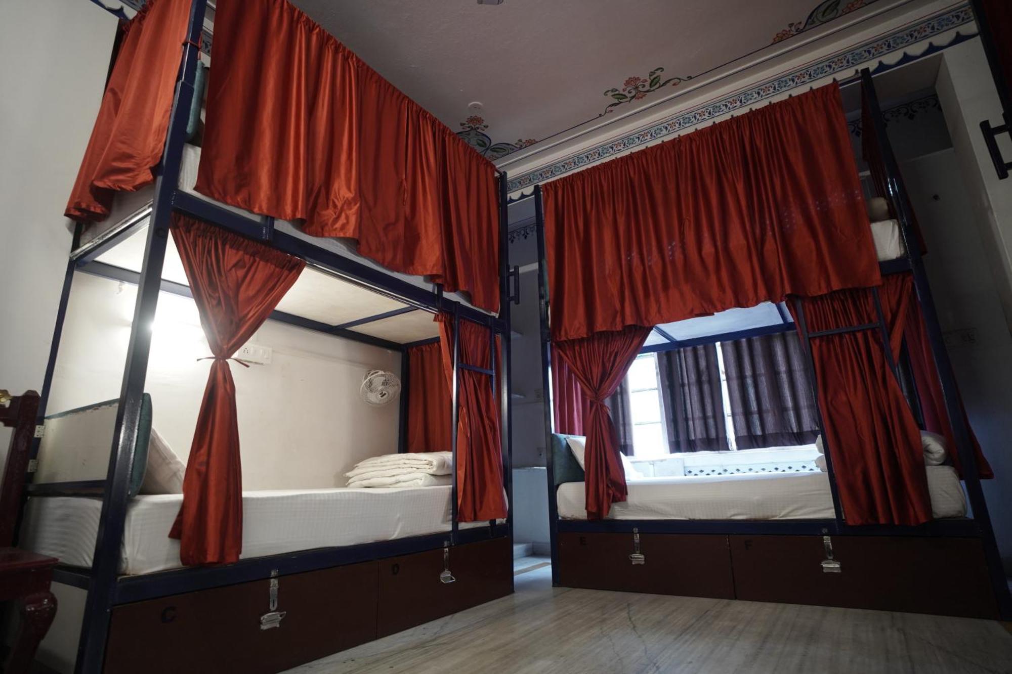 אודייפור Hostel Funky Bunky מראה חיצוני תמונה