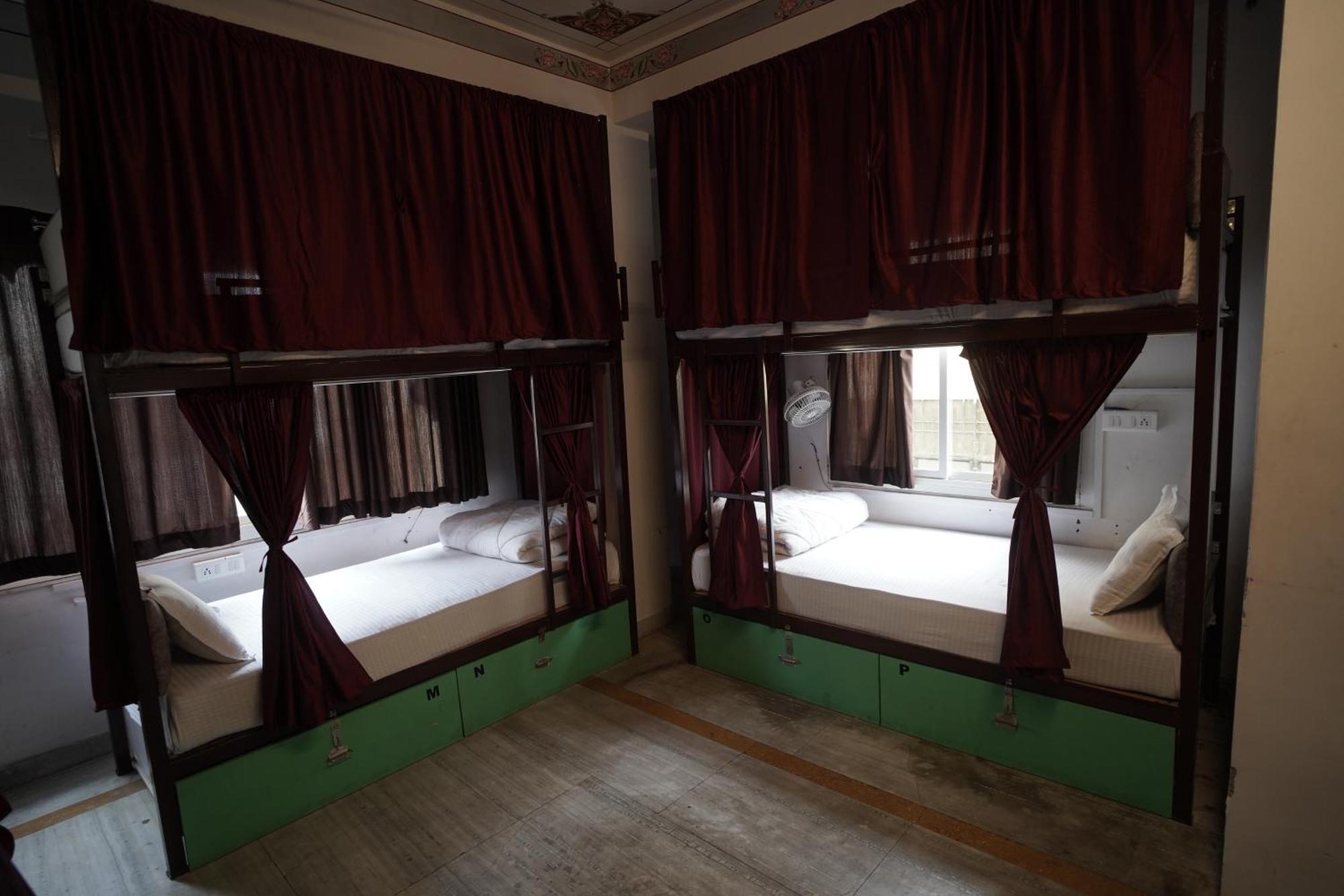 אודייפור Hostel Funky Bunky מראה חיצוני תמונה