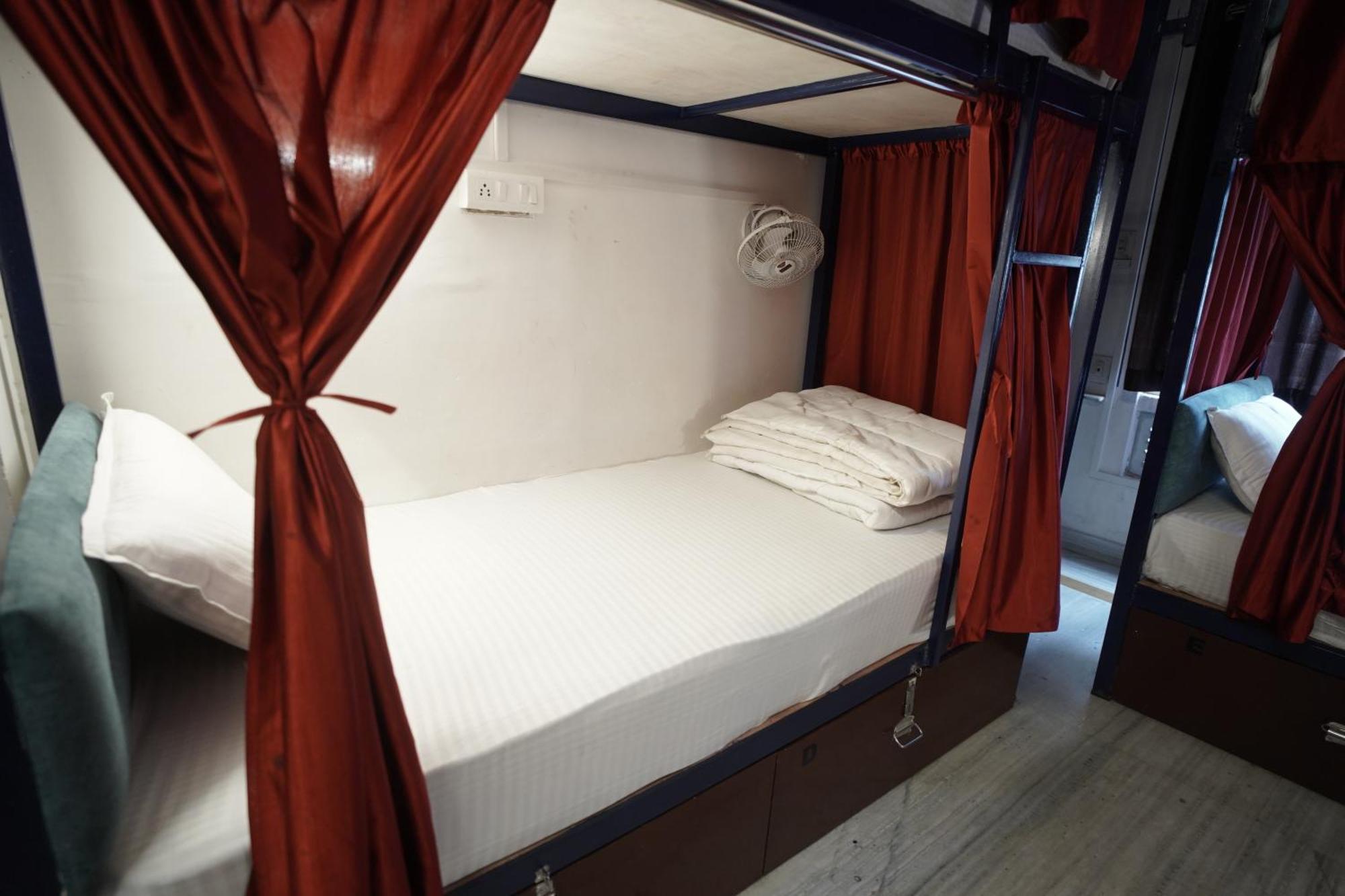אודייפור Hostel Funky Bunky מראה חיצוני תמונה