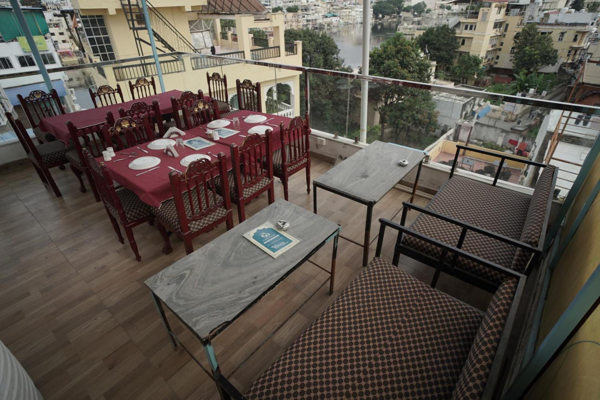 אודייפור Hostel Funky Bunky מראה חיצוני תמונה