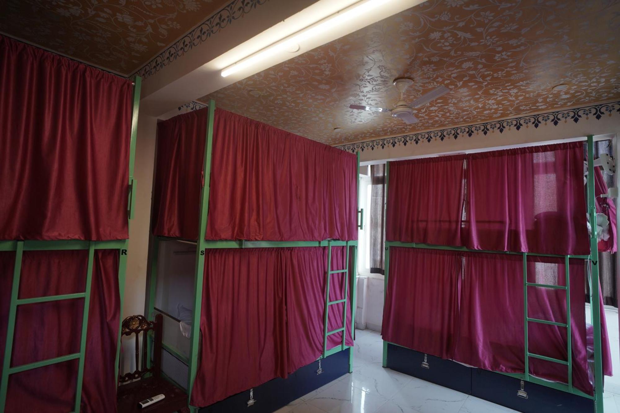 אודייפור Hostel Funky Bunky מראה חיצוני תמונה