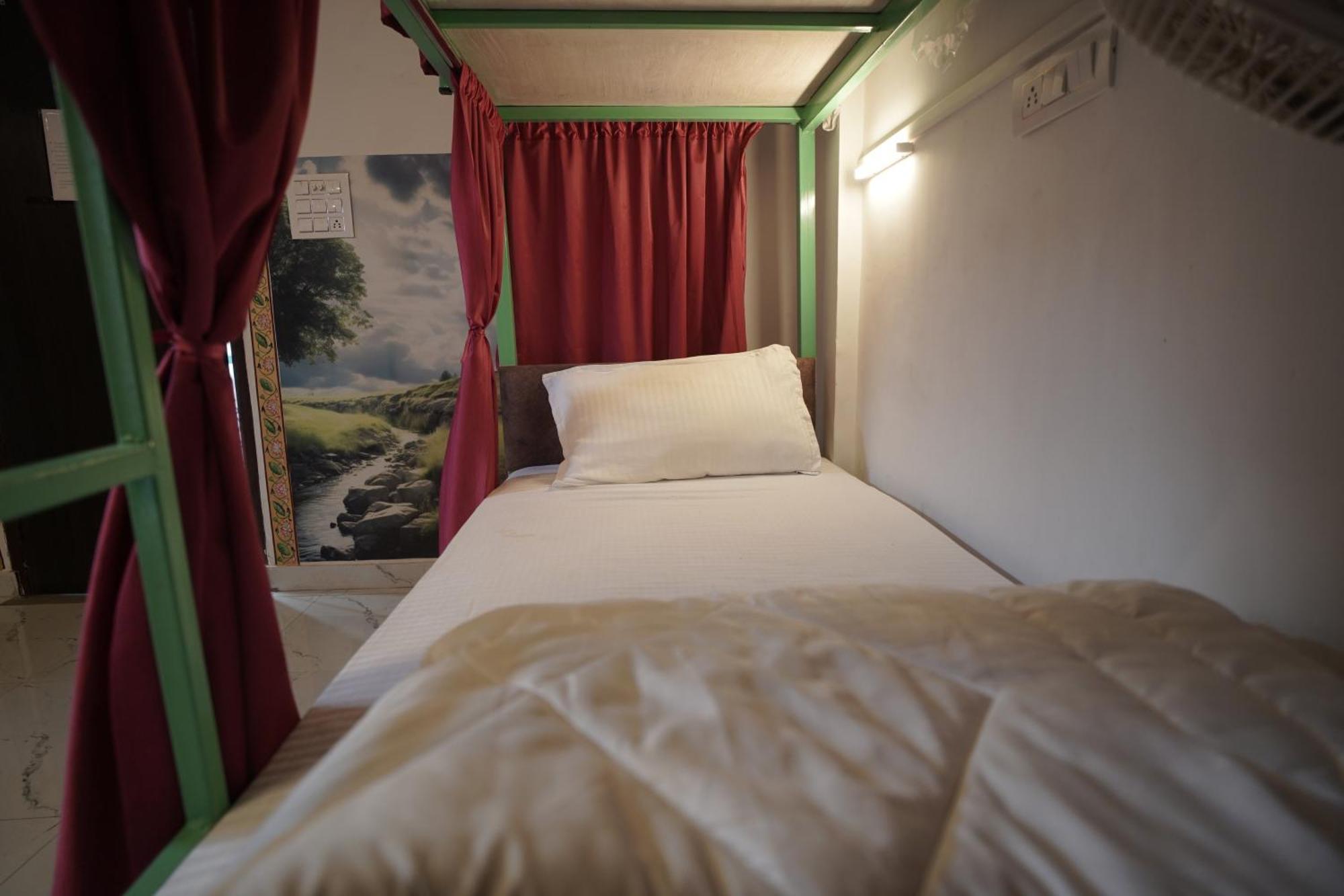 אודייפור Hostel Funky Bunky מראה חיצוני תמונה